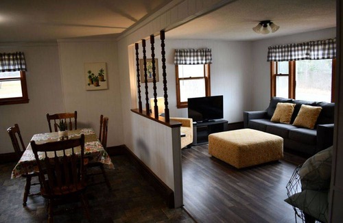 Goshen Cottage | House ∙ 2 bedrooms ∙ 4 guests