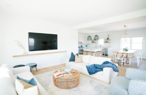 Eastward Look House | House of Blues | 8BD/4.5BA