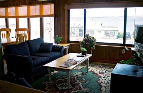 Stonington Cottage | House w/Waterviews in Private and Safe Beachfront Community