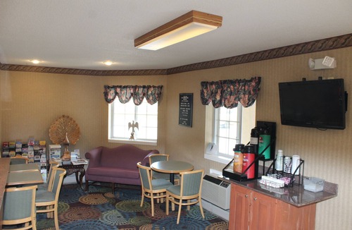 Lenox Hotel | Howard Johnson by Wyndham Lenox