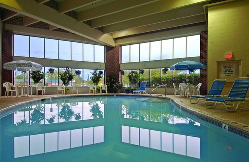 South Portland Hotel | Howard Johnson Hotel by Wyndham South Portland