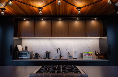 Hudson House | Hudson Ridge/Hot Tub, Fire Pit & Fireplace