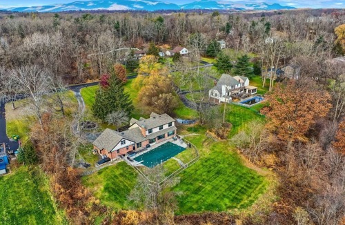 Mount Marion House | Hudson River views with pool and hot tub