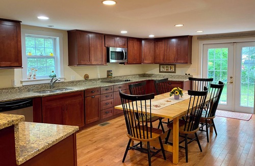 New Hampton House | HUGE 3BR/3BA house in NH Lakes Region & White Mountains. Conveniently located!