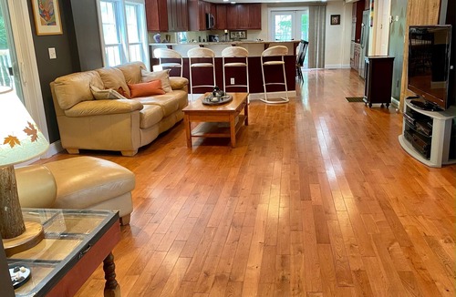 New Hampton House | HUGE 3BR/3BA house in NH Lakes Region & White Mountains. Conveniently located!
