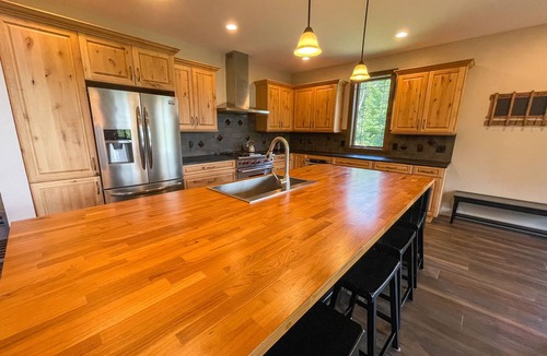 Stratton Mountain House | Huge Game Room, On Stratton, Views of Bromley, VIP parking, Immaculate