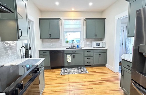 Scotia House | HUGE Remodeled Home Chef's Kitchen Near Union, GE, Saratoga, Proctors Parking