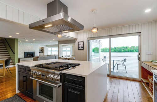 Hull House | Hull Bay Waterfront Home: Private Dock & Apartment