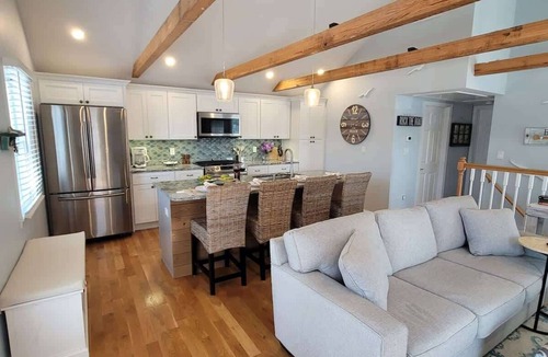 Humarock House | Humarock Hideaway, Tranquil Cottage with River Views