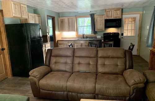 Bartlett House | Humphreys Ledge Adventure with Hot Tub, Arcade & Games Galore! 5 minutes to town