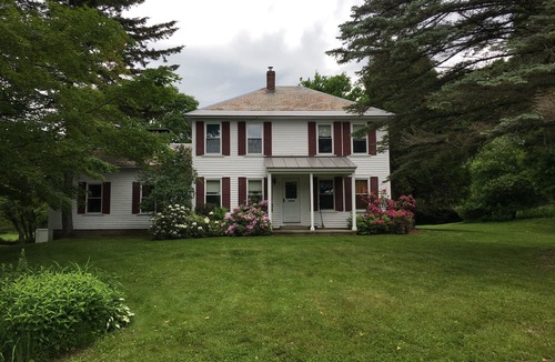 Wilmington House | Hundred year old farmhouse made comfortable for all seasons