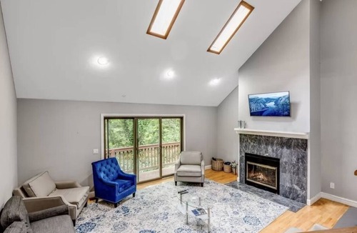 Fort Salonga House | Huntington Northport Spacious Gorgeous Getaway for family reunion or business