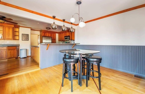 Poughkeepsie House | HV Spacious Retreat sleeps 13 with pool and hot tub