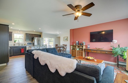 Johnson House | Hyde Park Vacation Rental Near 3 Ski Resorts!