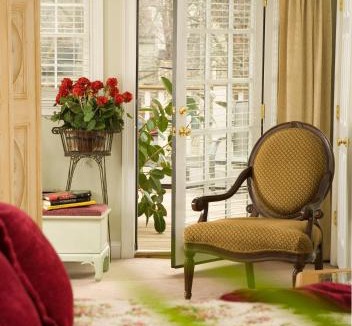 Historic Hill House | Hydrangea House Inn