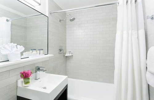 Downtown Boston Hotel | Iconic Historic Hotel | Small King Room Perfect for Couple Stay