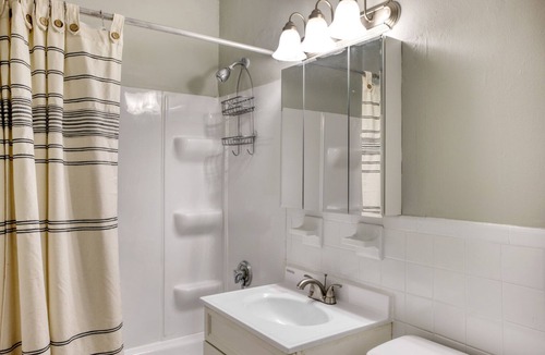 Mission Hill Apartment | Ideal Longwood 1BR near Mission Park, by Blueground