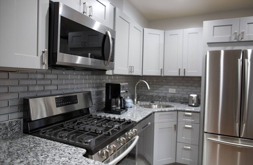 Dorchester Bed & Breakfast | III New apartment with Luxury amenities in Boston#3727375