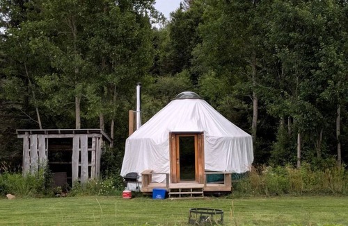 Powassan Cabin | Impressive Yurt with Wood-Burning Stove Ideal for Camping near North Bay