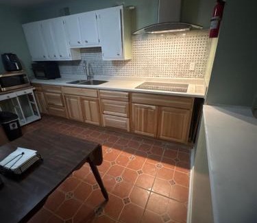Newark Apartment | In the Circle, UD, Sports, D Park, tax free Shopping
