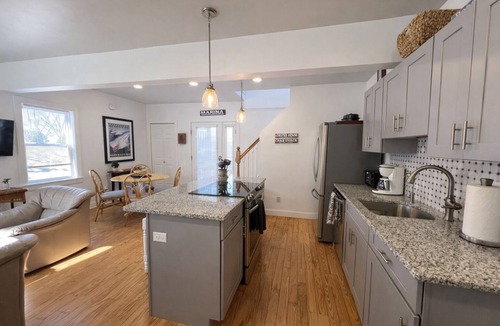 Mid-Coast and Islands House | In the heart of beautiful Bailey Island, this coastal retreat offers a blend of comfort and charm.