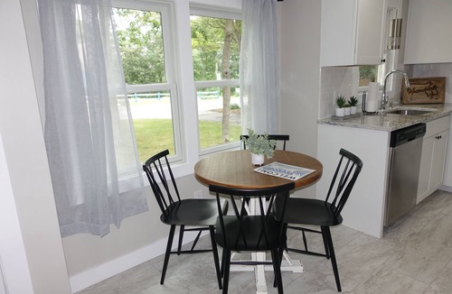 Hyannis House | In the Heart of Cape Cod - 3 bed 2 bath Hyannis Cottage