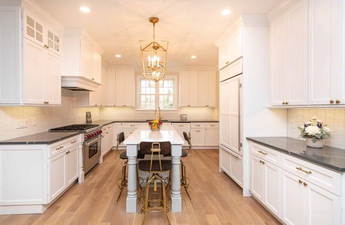 Edgartown House | In-Town Modern Colonial Compound With Pool