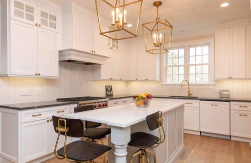 Edgartown House | In-Town Modern Colonial Compound With Pool