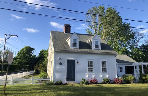 Chatham House | In Town Newly Renovated Cape