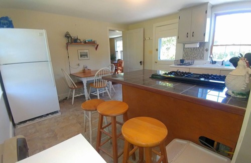 Tisbury House | IN-TOWN-WALK To Everything! Adorable & Affordable , Front Porch & Deck/3 A/C's