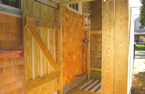 Tisbury House | IN-TOWN-WALK TO EVERYTHING! Adorable & Affordable! A/C units in each bedroom!