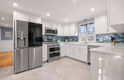 Hyannis House | Incredible Family Escape, Game Room, Waterfront!