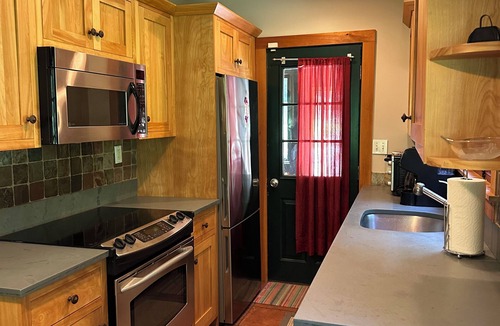 East Madison House | Incredible Mountainside House Near King Pine now available for 25-26 ski season
