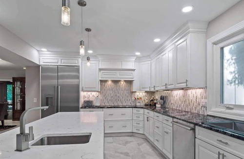 Hunting Valley House | Indoor Pool-Sauna-Movie Theater Room-Bar-Sleeps 10