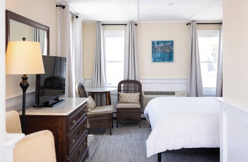 Provincetown Bed & Breakfast | Inn at 7 Central
