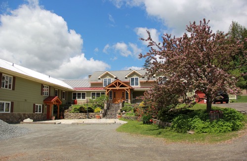 Wilmington House | Inn at Quail Run 4 BR 3 Bath Guest House