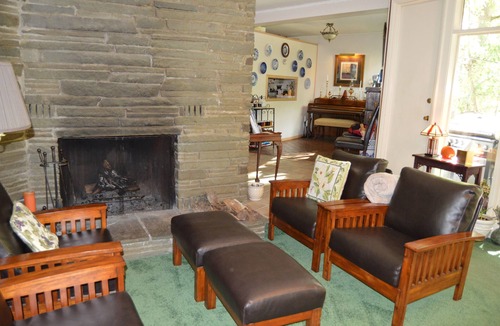 Hyde Park Bed & Breakfast | Inn the Woods Bed and Breakfast