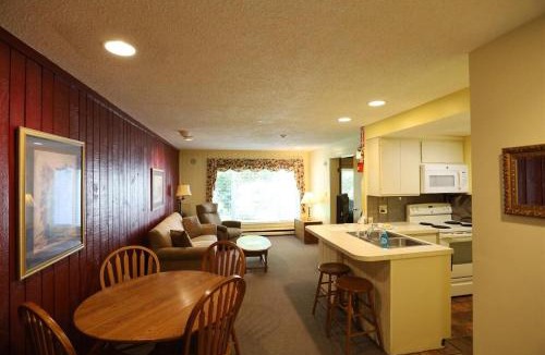 Waterville Valley House | Inns of Waterville Valley 104 One Bedroom Unit at Inns of Waterville Valley Condo