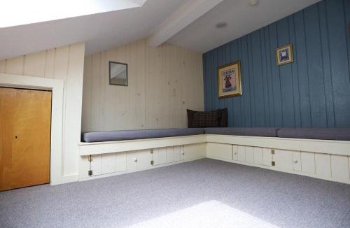 Waterville Valley House | Inns of Waterville Valley 307 Two Bedroom Unit at Inns of Waterville Valley
