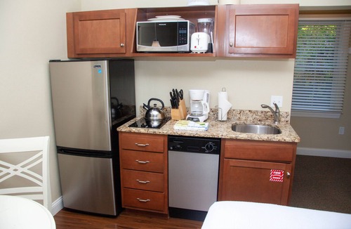 Falmouth Heights Hotel | InnSeason Resorts HarborWalk