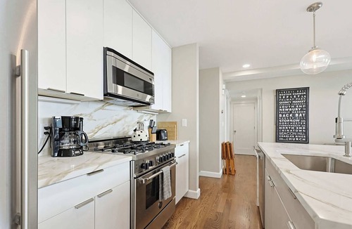 Riverside Apartment | Inviting 3BR In Cambridge, Walk To T & Central Sq