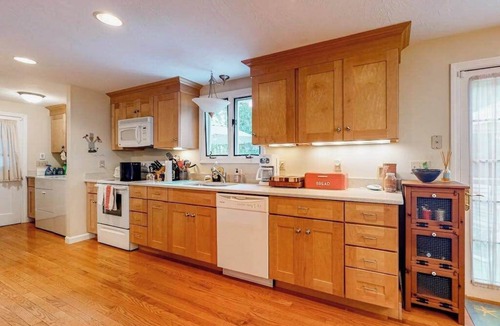 Katama House | Inviting home near town and the beach with fast WiFi and private W/D