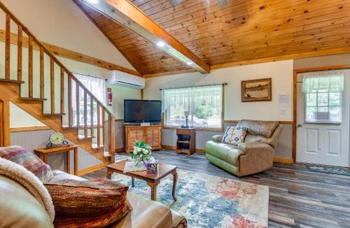Peru House | Inviting Peru Cabin w/Patio, Grill & River Access
