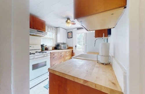 Manchester-by-the-Sea House | Inviting oceanfront cottage with fireplace, beach access, kayaks, & W/D