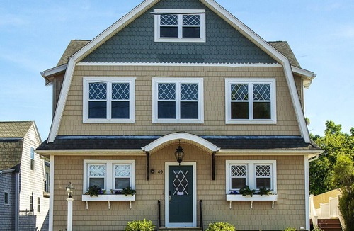 Jamestown Apartment | Island Apartment in the Heart of Jamestown