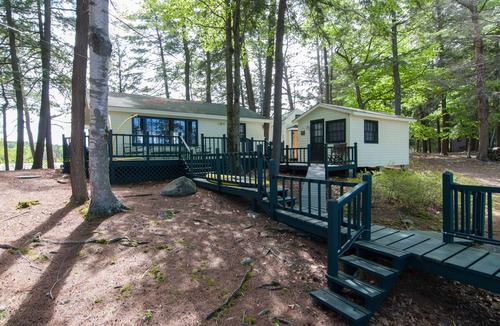 Jolly Island Cottage | Island family mini compound
