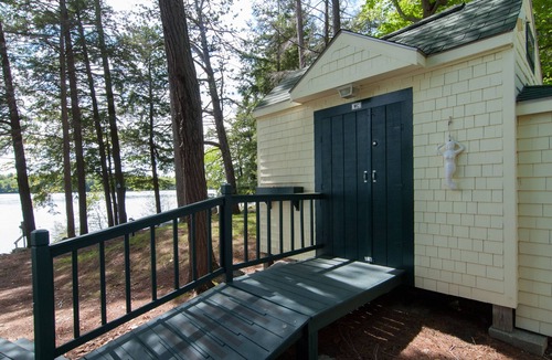Jolly Island Cottage | Island family mini compound