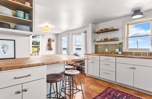 Deer Isle House | Island View Cottage - NEW! Waterfront Home in LDI
