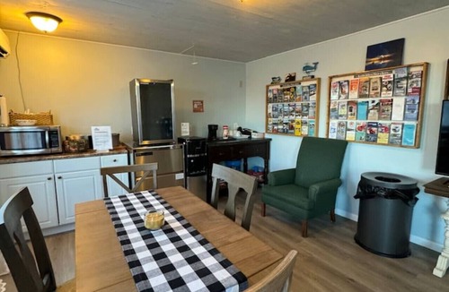 Trenton Apartment | Isleview Motel Room 10 - 10 min drive to Acadia!