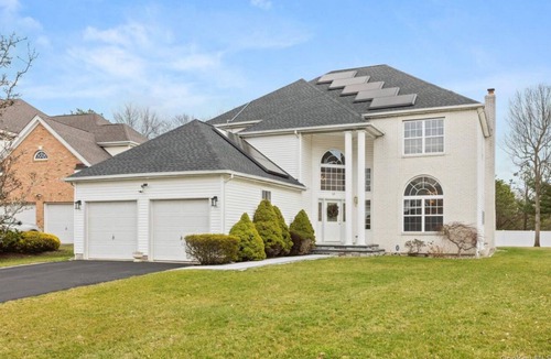 Holbrook House | Ivy Manor in private Estate